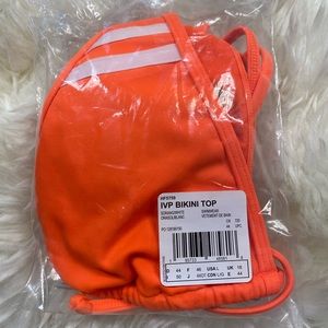 SOLD!! Adidas X Ivy Park New Flex Bikini Top 🐝🐝
